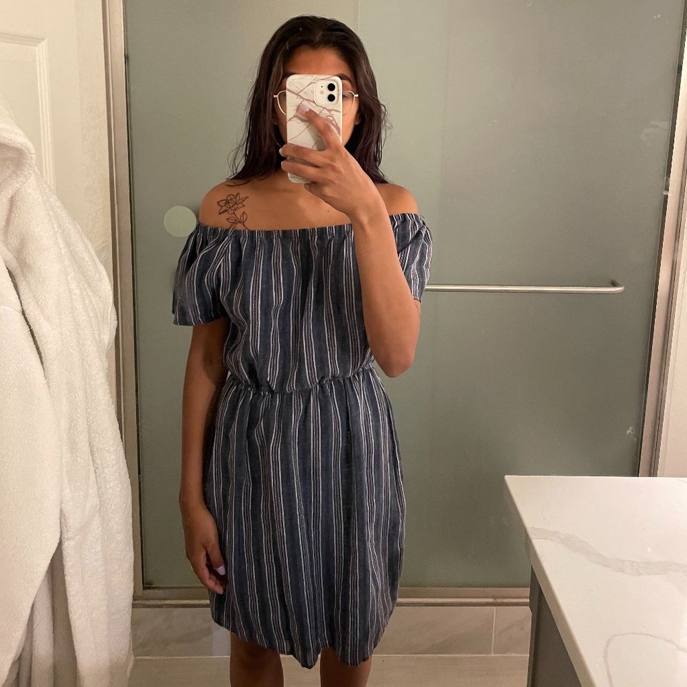 Off-shoulder casual dress